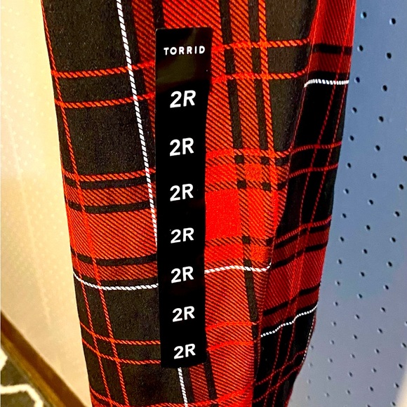 Torrid pixie pants sz 2X red tartan plaid w/wide waistband & contouring NWT - Picture 5 of 6